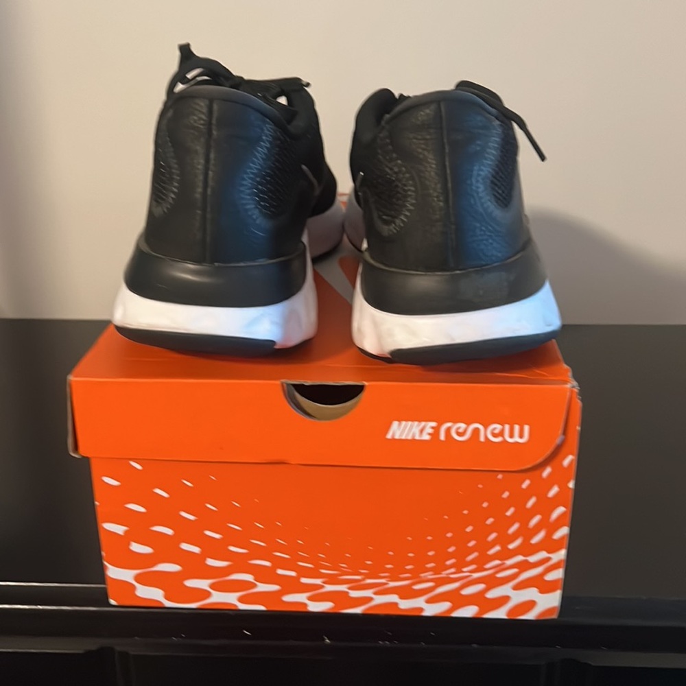 Nike Renew Run (Size 13) - Picture 3 of 4